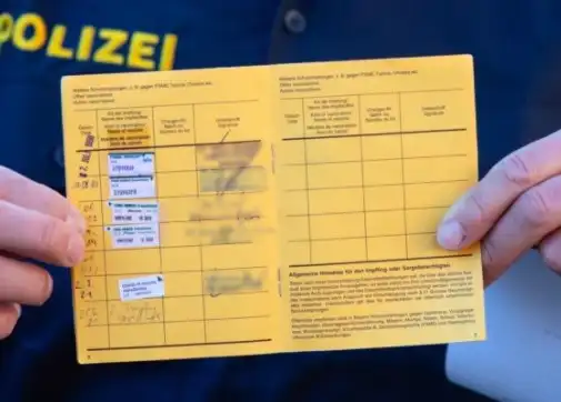 Yellow Booklet สมุดเหลืองของเยอรมัน รูปแบบใบรับรองวัคซีน วัคซีนพาสปอร์ต นานาประเทศ (ยุโรป สหรัฐ และเอเซีย)