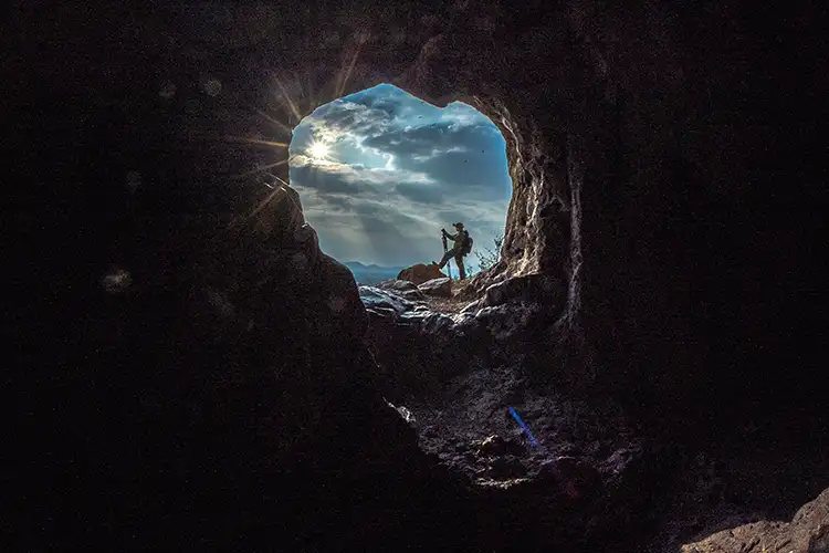 7. ผจญภัยในถ้ำโบ้…สำรวจถ้ำแห่งเขาอีบิด จ.เพชรบุรี ภาคกลาง 25 แหล่งท่องเที่ยว UNSEEN NEW CHAPTERS แห่งใหม่ประจำปี 2023