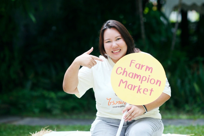  Farm Champion Market: ไก่งามเพราะคน ณ ปฐมออแกนิก คาเฟ่