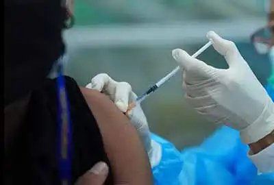 เร่งเชิงรุกฉีดวัคซีนโควิดให้คนไทย 11 ล้านคน - MOPH NEWS 18.11.64 HealthServ.net