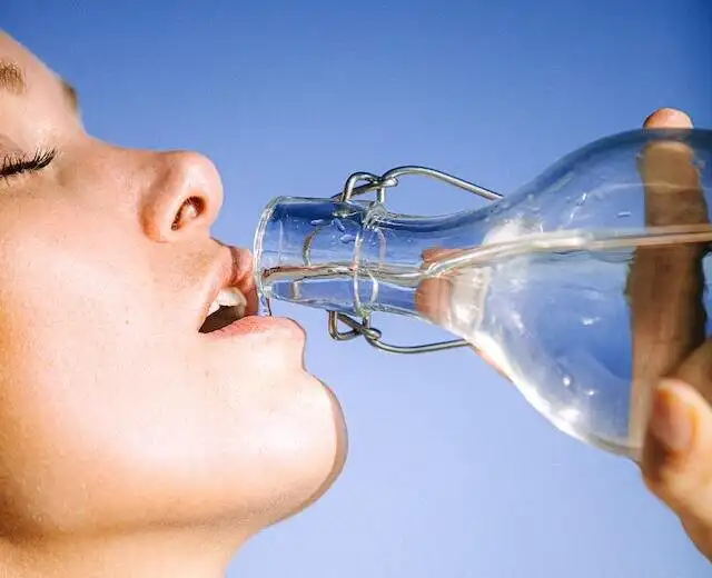 ดื่มน้ำเป็นกิจวัตร ยกระดับสุขภาพง่ายๆ แต่ได้ผลดีที่สุด HealthServ.net