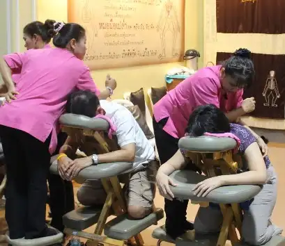 MOPH offers "Nuad Thai" services for delegates of APEC health meeting - HealthServ