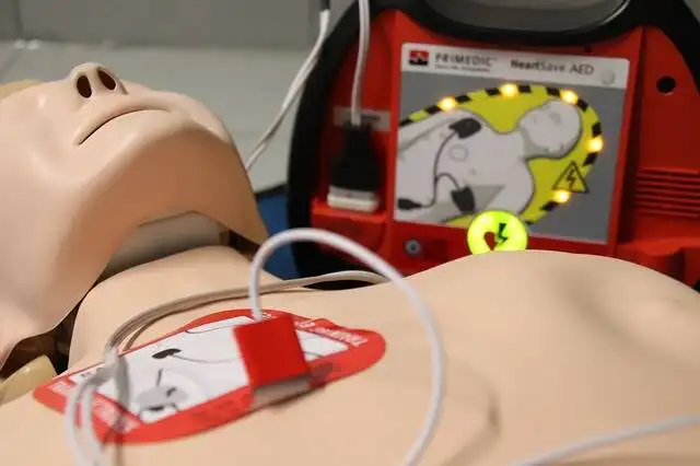 SHAWPAT หนุนกฏหมายติดตั้งเครื่องกระตุกหัวใจ AED ในอาคารสูงและพื้นที่สาธารณะ HealthServ.net
