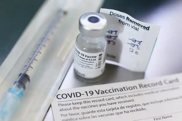 รายงานประสิทธิผลของวัคซีนโควิด mRNA 3 ชนิด ต่อการป้องกันการ "ต้องเข้ารักษาในโรงพยาบาล" (CDC สหรัฐ) HealthServ.net