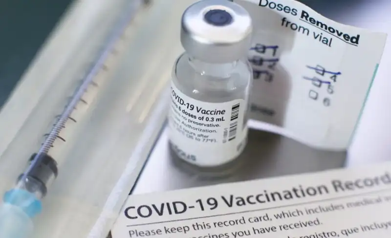 "เจาะลึกวัคซีนชนิด mRNA" กับการสร้างเกราะป้องกันไวรัสโควิด-19 กลายพันธุ์ - ศ.นพ.มานพ พิทักษ์ภากร HealthServ.net