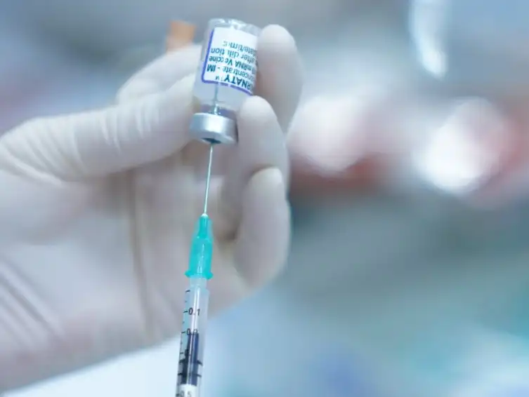 สธ.ตั้งเป้าฉีดวัคซีนเดือนมกราคม อย่างน้อย 9 ล้านโดส - ปี 65 จัดหา 120 ล้านโดส HealthServ.net