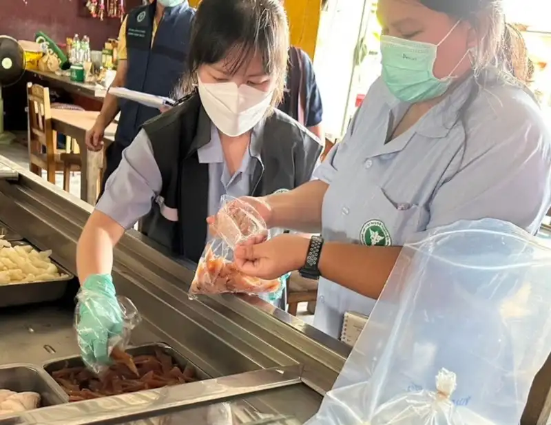สุ่มตรวจอาหารในร้านหมูกระทะ ชลบุรี พบฟอร์มาลีนในตัวอย่างหมึกกรอบ HealthServ.net