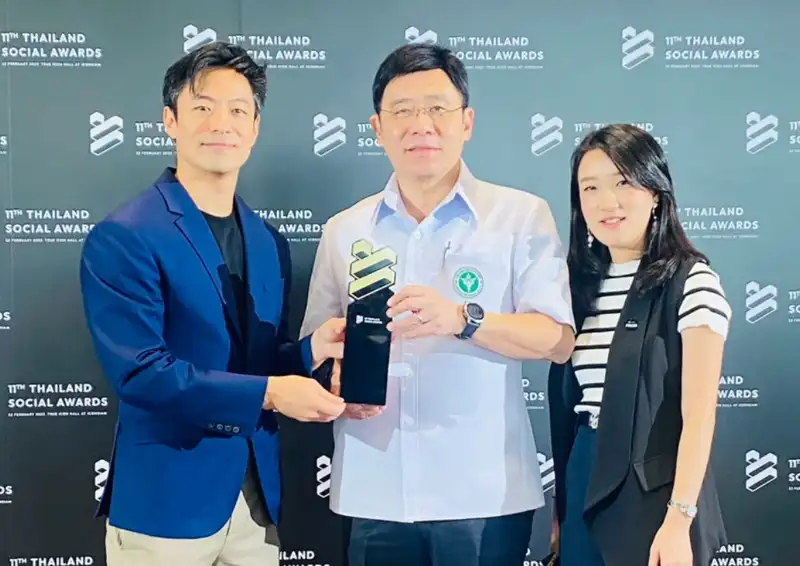หมอพร้อม คว้ารางวัล Thailand Social Awards ยอดชมสูงสุดบน LINE VOOM HealthServ.net