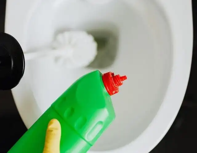 ห้ามใช้ น้ำยาซักผ้าขาวร่วมกับน้ำยาล้างห้องน้ำ เด็ดขาด อันตรายถึงตาย HealthServ.net