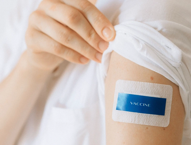 vaccination bandage showing the healthcare protection by Nataliya Vaitkevich (pexels.com) HealthServ