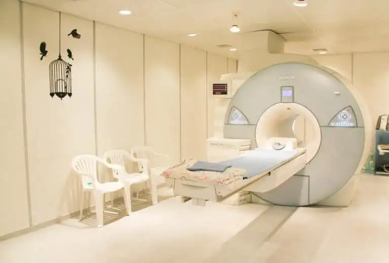 บริการห้องตรวจสนามแม่เหล็ก (MRI) โรงพยาบาลวิชัยยุทธ HealthServ
