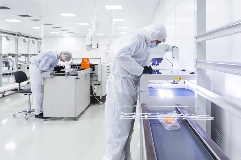 People working in laboratory - usertrmk  magnific.com HealthServ