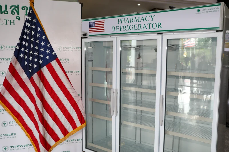 สหรัฐอเมริกาบริจาคตู้เย็นเก็บวัคซีนเพื่อช่วยไทยต่อสู้โรคโควิด-19 HealthServ