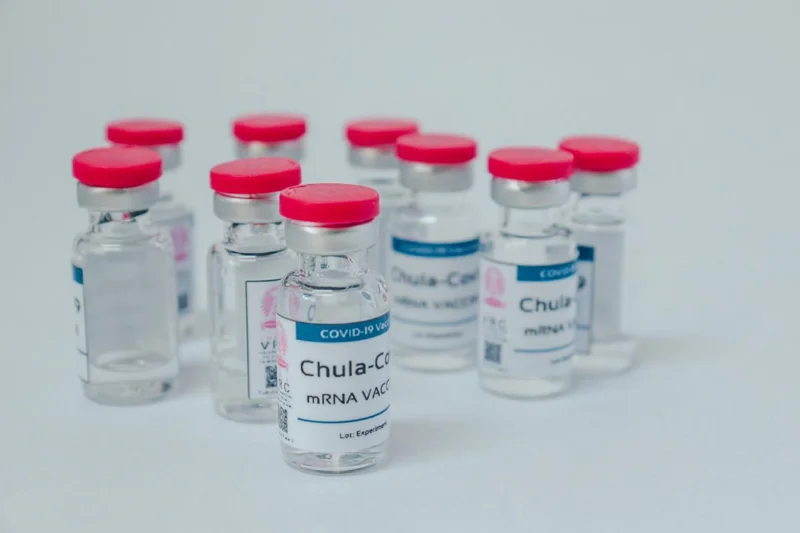 ครม.อนุมัติ งบ 3.6 พันล้าน พัฒนาวัคซีนโควิดสัญชาติไทย 2 ชนิด - ChulaCov19 mRNA และ วัคซีนใบยา HealthServ