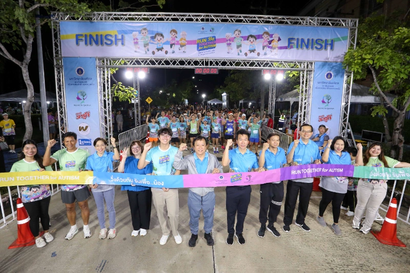 นักวิ่งใจฟู ร่วมงานวิ่งการกุศล Run Together For Autism วิ่งด้วยกันรันเพื่อ...น้อง แน่นขนัด HealthServ