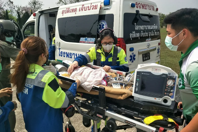 Sky Doctor นครพิงค์ บินรับเด็กชาย 1 เดือน อาการท้องแข็ง จากอมก๋อย ส่งรักษาต่อ HealthServ
