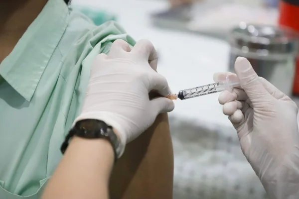 ภูเก็ต คิกออฟ ฉีดวัคซีน HPV กลุ่มนักเรียนหญิง จำนวน 200 คน HealthServ