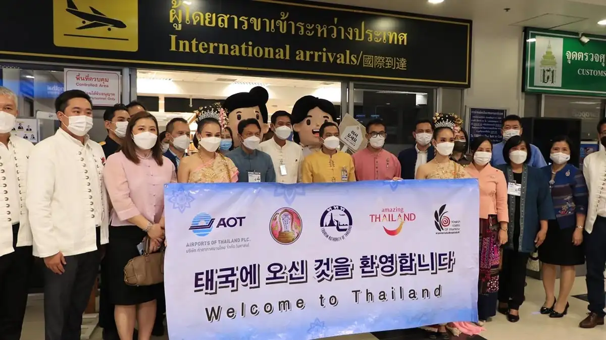 เกาหลีมาแล้ว เที่ยวบินปฐมฤกษ์ JEJU Air สู่สนามบินเชียงใหม่ กลุ่มแรกหลังเปิดประเทศ HealthServ
