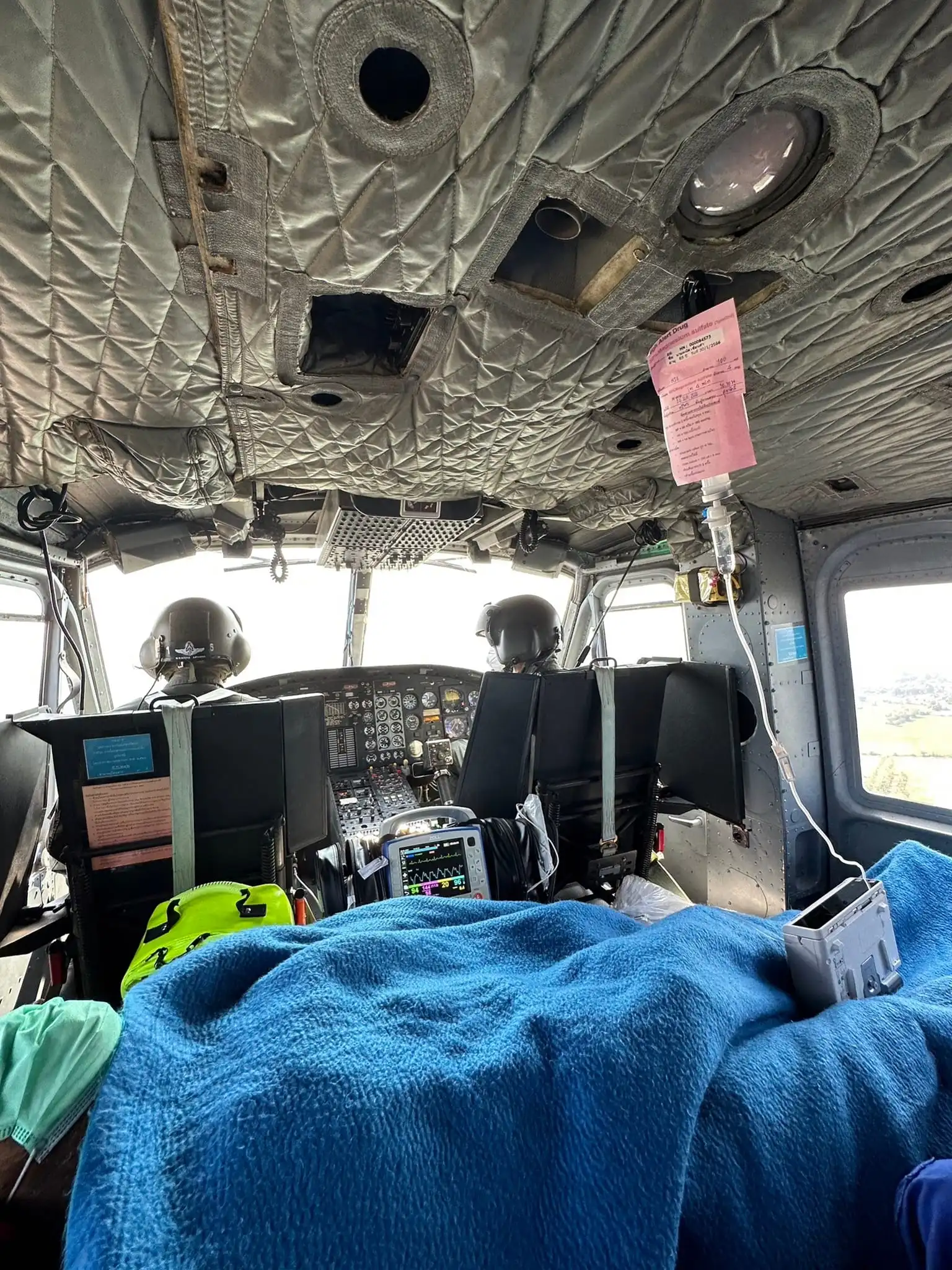 ฮ.ฉุกเฉิน Bell 212 รับผู้ป่วยชาย จาก อ.แม่อาย ส่ง รพ.นครพิงค์ HealthServ
