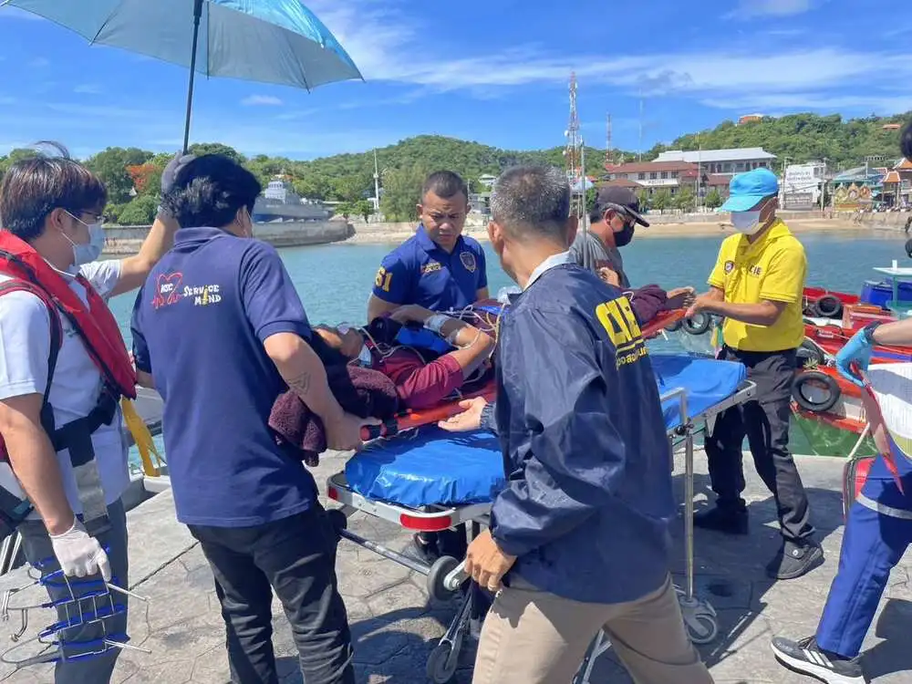 ตำรวจน้ำศรีราชา รับผู้ป่วยฉุกเฉิน ภาวะไตวายเฉียบพลัน จากเกาะสีชัง ส่ง รพ.สมเด็จฯ ณ ศรีราชา HealthServ