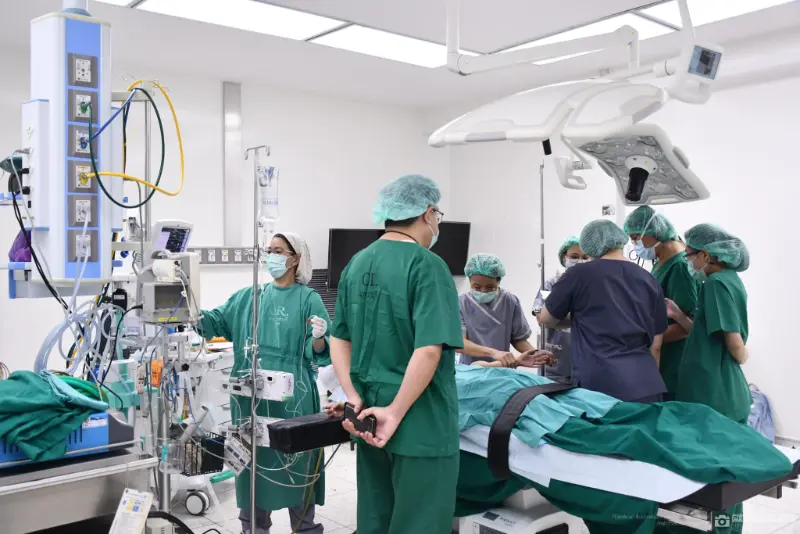 ฝีมือ+ทีมเวิร์ค หมอราชบุรี-รามาฯ ร่วมผ่าตัดปลูกถ่ายไตผู้บริจาคที่มีชีวิต สำเร็จ HealthServ