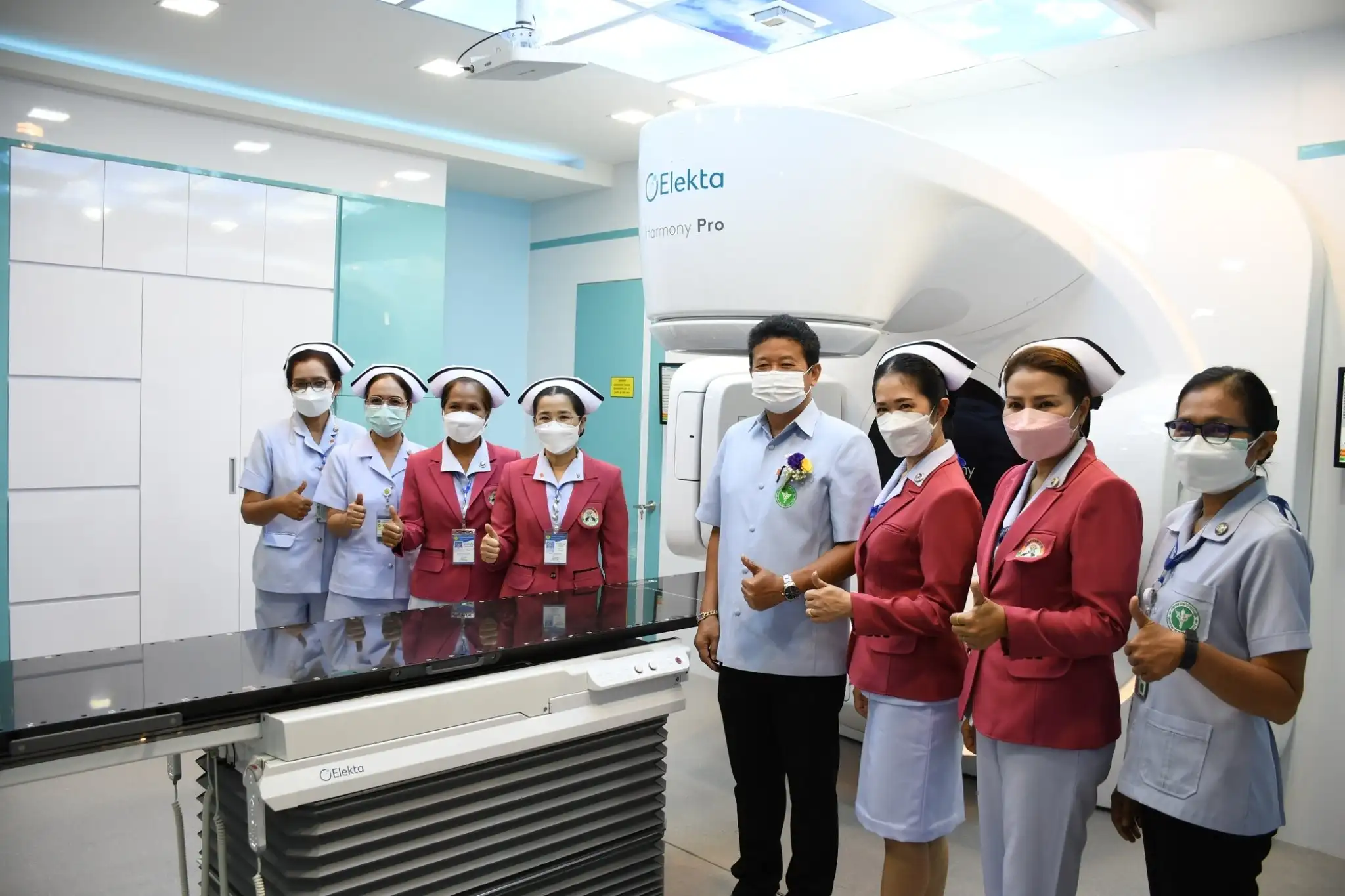 รพ.สุรินทร์เปิดตัวเครื่องฉายรังสี ฮาร์โมนีโปร รักษาผู้ป่วยมะเร็งที่แรกของไทยและอาเซียน HealthServ