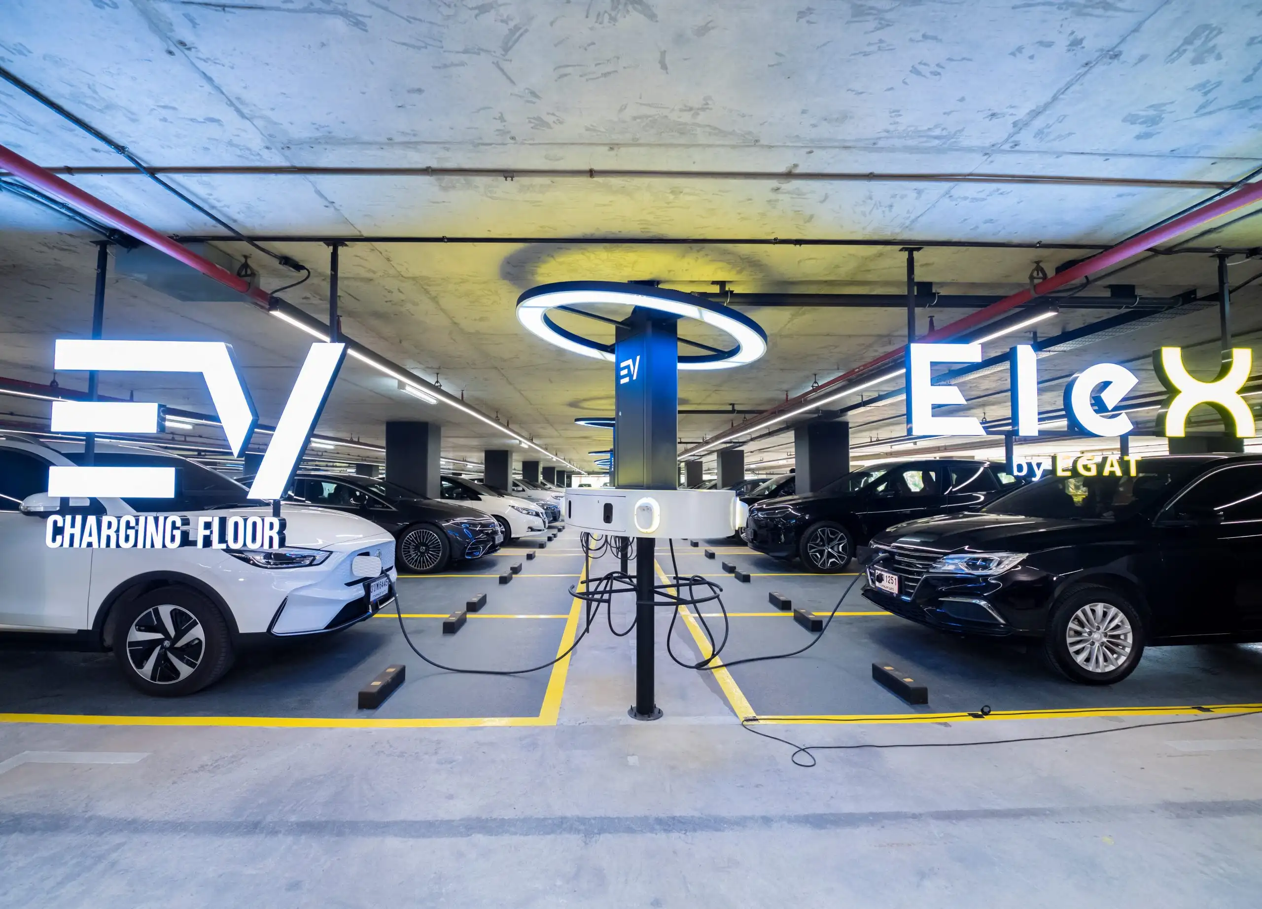 กฟผ.เปิดตัว EV Charging Floor ใหญ่สุดในไทย 66 หัวชาร์จ โมเดลต้นแบบลงทุน HealthServ