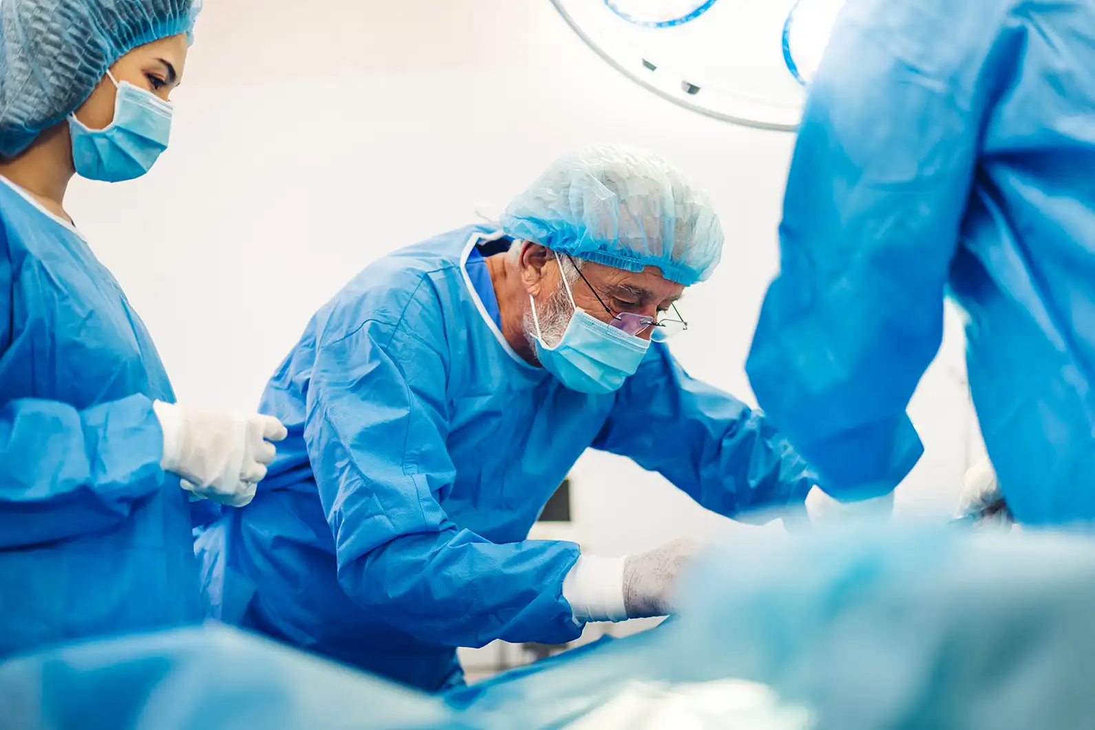 HYBRID ACDF ขั้นกว่าของการผ่าตัดเปลี่ยนหมอนรองกระดูกคอ HealthServ