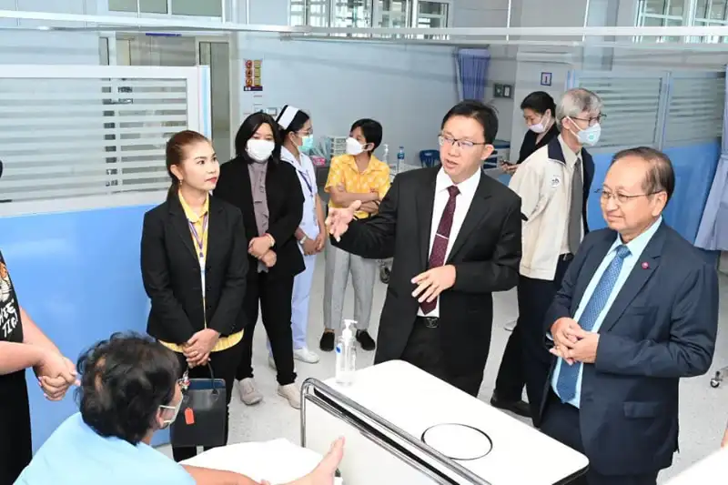 รพ.วัดไร่ขิง MOU มูลนิธิพัฒนาเครื่องมือแพทย์ไทยฯ ผ่าตัดตาต้อกระจกผู้สูงวัย HealthServ